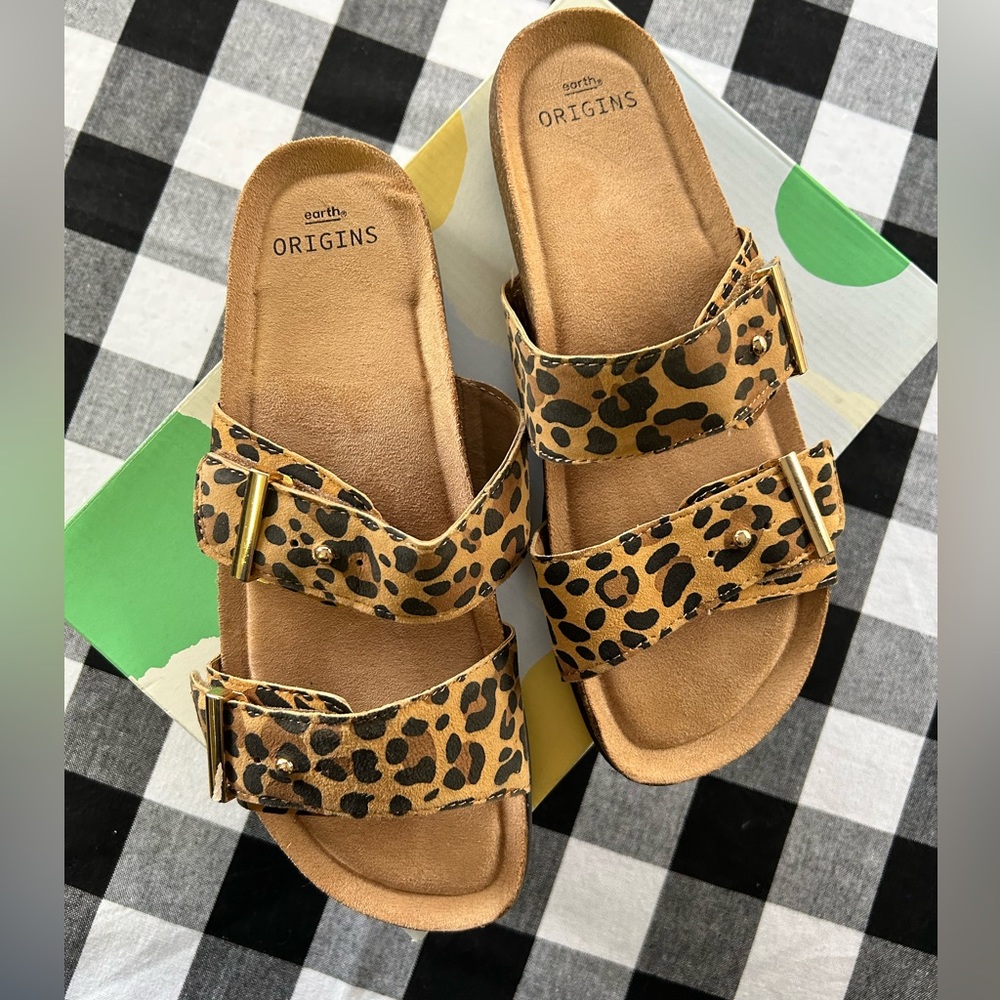 Earth Origins  Leopard print suede sandals 9W